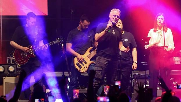 Doznajemo: Thompson ima novi bend, evo koliko će ih platiti za veliki koncert na Hipodromu...